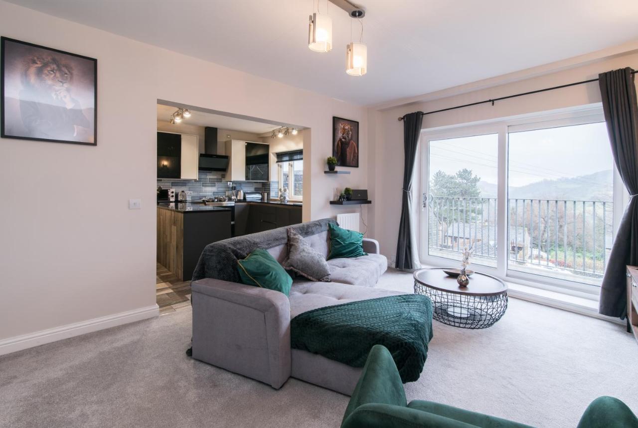 マトロックImmaculate 3 Bed House - Stunning Balcony Viewsアパートメント エクステリア 写真